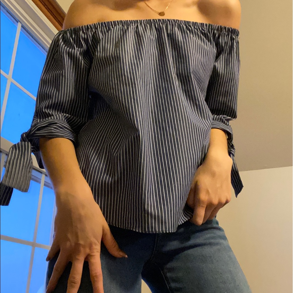 🎄Off the shoulder shirt